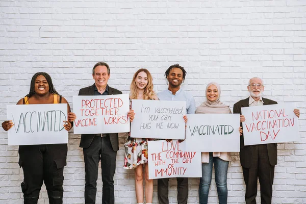 Impfkampagne Gegen Covid Coronavirus Einer Klinik Menschen Werden Von Arzt — Stockfoto