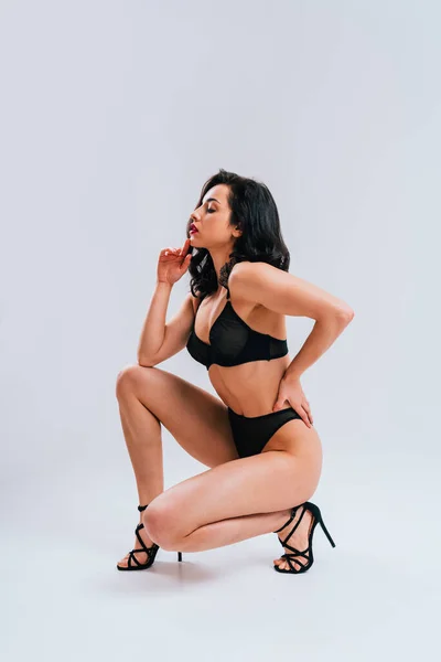Femme Sexy Avec Corps Sensuel Faisant Des Poses Érotiques Jolie — Photo