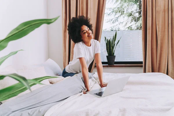 Afro American Girl Resting Bed Home Beautiful Woman Relaxing Home — Stock Photo, Image