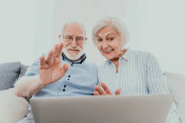 Couple Personnes Âgées Faisant Des Achats Ligne Sur Internet Avec — Photo