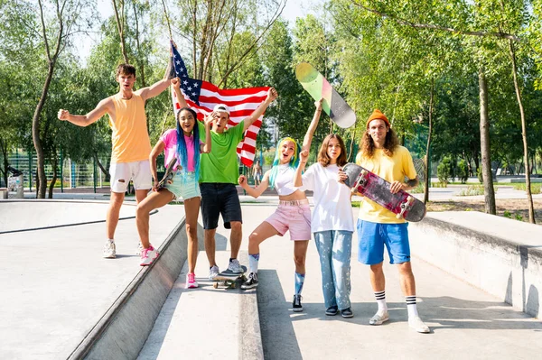 Group Skaters Teens Skatepark Professional Skateboarders Having Fun Together — Stock Photo, Image