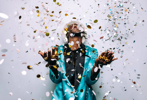 Portrait Musicien Hip Hop Image Cinématographique Homme Sous Confettis Goutte — Photo
