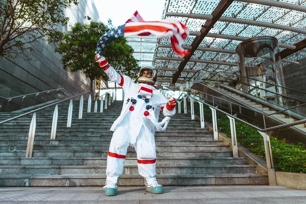 Spaceman Futuristic Station Man Space Suit Walking Urban Area — Stock Photo, Image