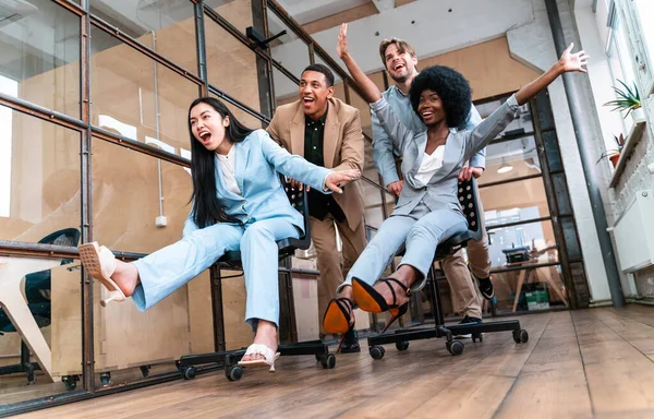 Poner Marcha Equipo Negocios Oficina Grupo Multiétnico Trabajando Juntos Nuevo —  Fotos de Stock