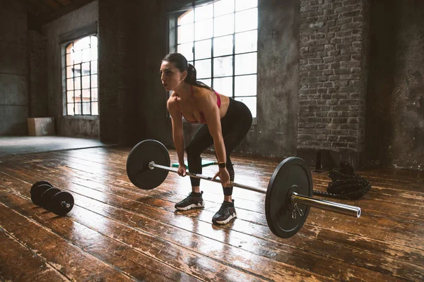 Bela Mulher Treinando Fazendo Exercícios Funcionais Ginásio — Fotografia de Stock