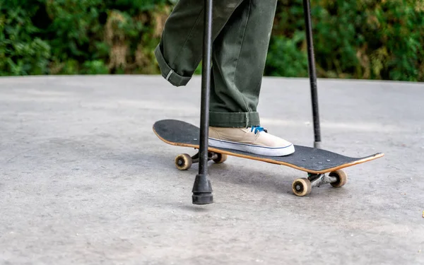Geamputeerde Schaatser Die Tijd Doorbrengt Het Skatepark Concept Handicaps Sport — Stockfoto