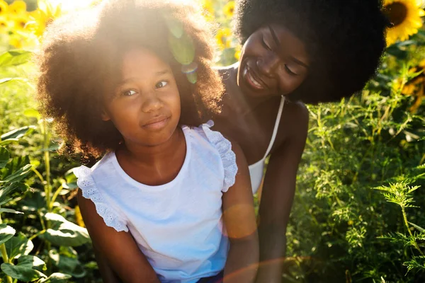 Beautiful Afro American Mom Daughter Palying Having Fun Sunflowers Field — Stock Photo, Image