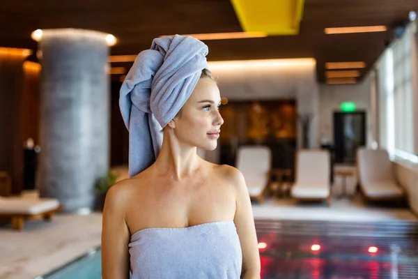 Bella Donna Che Rilassa Hotel Beauty Spa Cliente Che Trattamento — Foto Stock