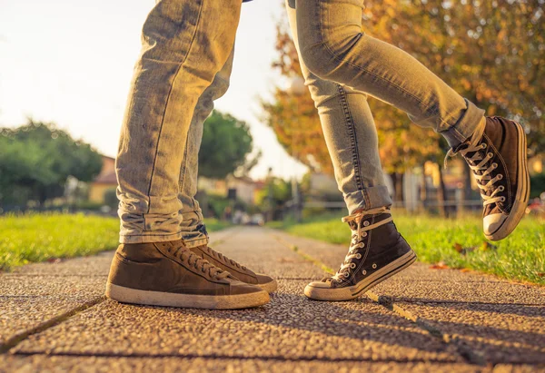 Casal beijo — Fotografia de Stock