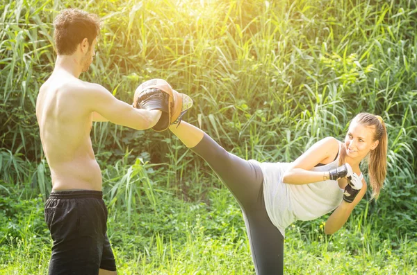 Jeet kune eğitim yapmak — Stok fotoğraf