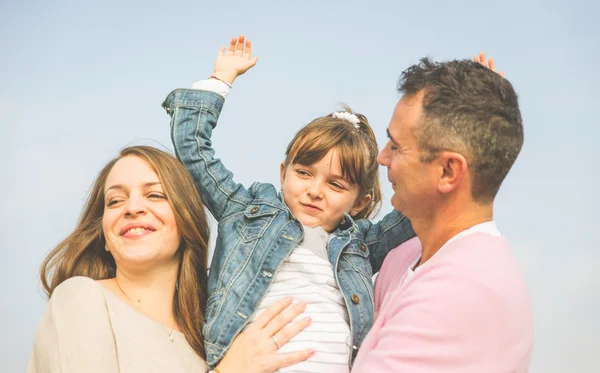 Lycklig familj — Stockfoto