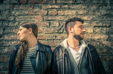 Mutsuz çift üzgün