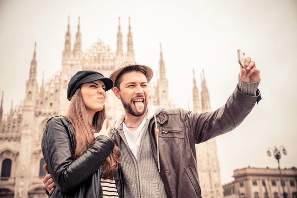Turisták, a Dóm, Milánó — Stock Fotó