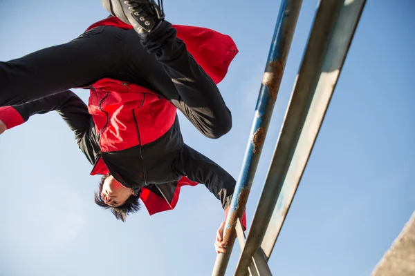 Parkour lekkoatletka — Zdjęcie stockowe