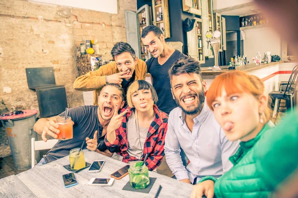 Selfie in a bar — Stock Photo, Image