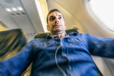 Uçak yolcu panik