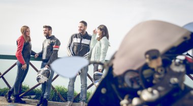 hafta sonu gezisi yapma bisikletçileri grup