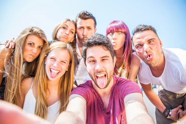 Group of happy friends having fun — Stock Photo, Image