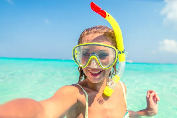 Frau mit Tauchermaske — Stockfoto