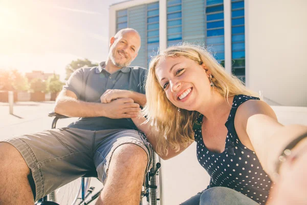 Selfie con hombre discapacitado — Foto de Stock