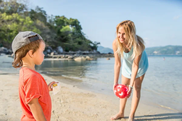 Mom and son — Stock Photo, Image