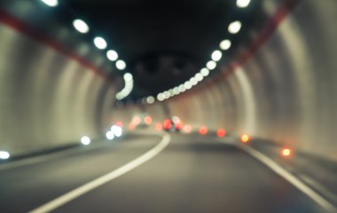 trafik sıkışıklığı tünelde