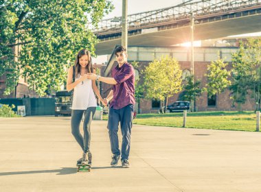 Learning to skateboarding