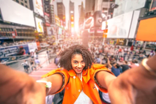 Селфи на Таймс-сквер в Нью-Йорке — стоковое фото