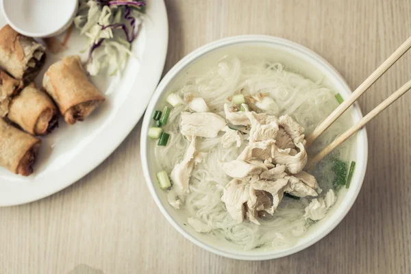伝統的なタイのヌードル スープ — ストック写真