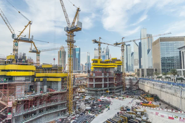 Lotes de guindastes torre — Fotografia de Stock