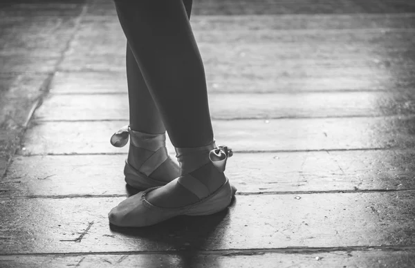 Bailarina pies de cerca — Foto de Stock