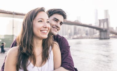 Genç çift harcama zaman birlikte New York'ta