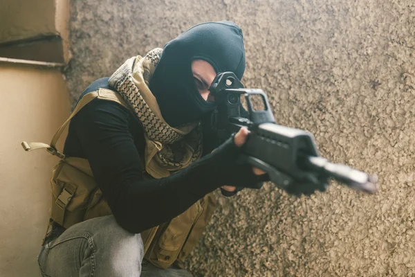 Sniper soldaat in actie — Stockfoto