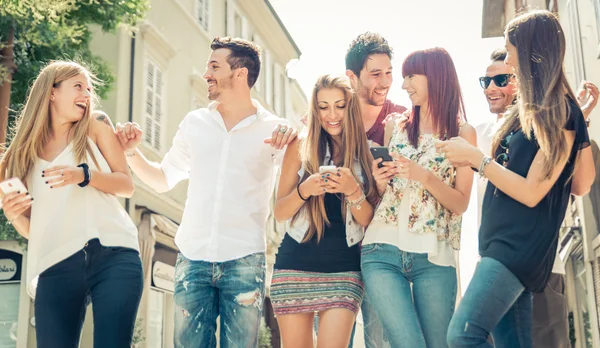 Group of friends having fun in the city center — Stock Photo, Image