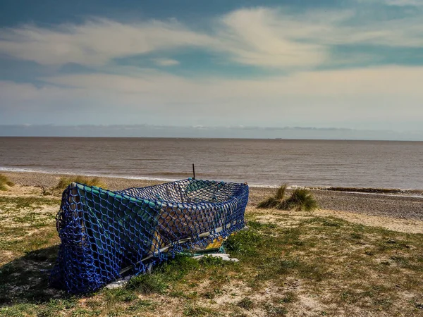 Kis Halászhajó Strandon Pakefield Suffolk — Stock Fotó