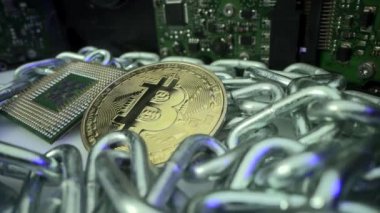Gümüş zincir engelleme teknolojisi ve madencilik için işlemci olarak BTC masada. Piyasa ticareti karı. Piyasadaki dijital kripto para birimi. Popüler şifreli para. Altın Bitcoin