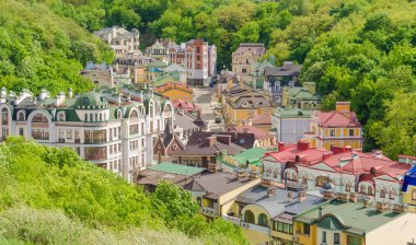 Sokak Vozdvizhenskaya Panorama Evleri. Kyiv, panoramik.