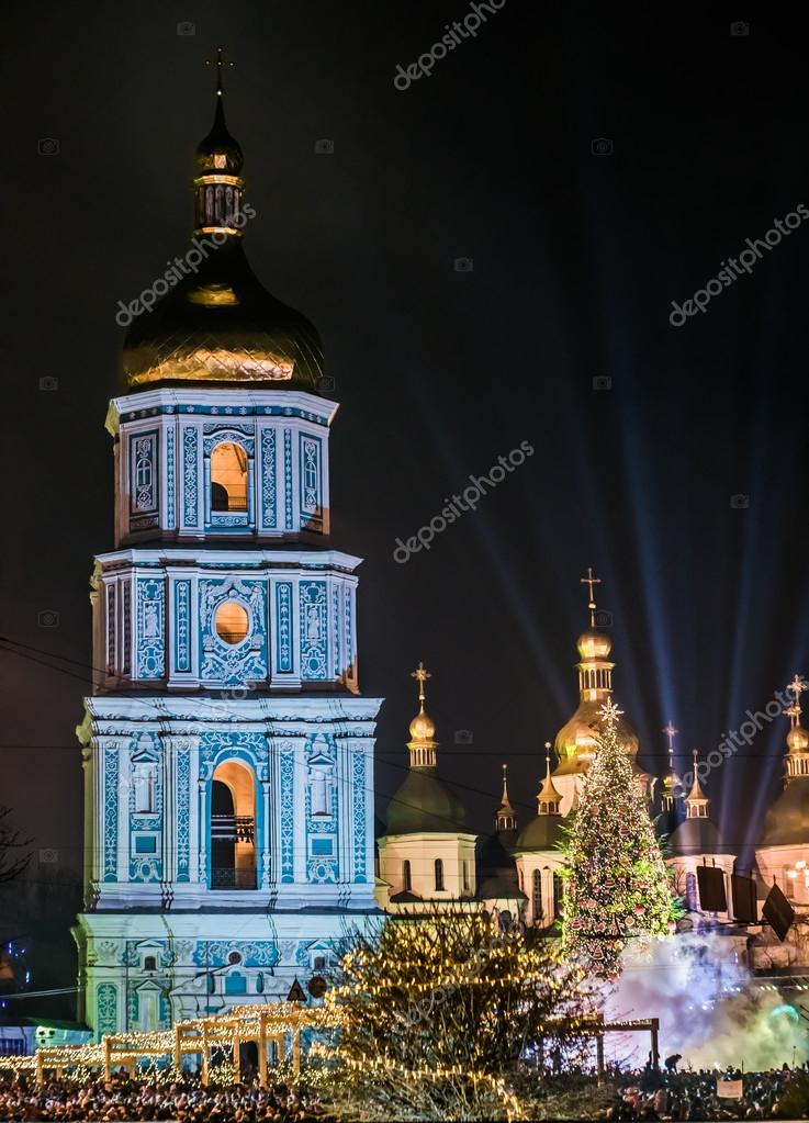 Kiev . Ukraine . Christmas tree. Sophia Square in Kyiv, Ukraine ...