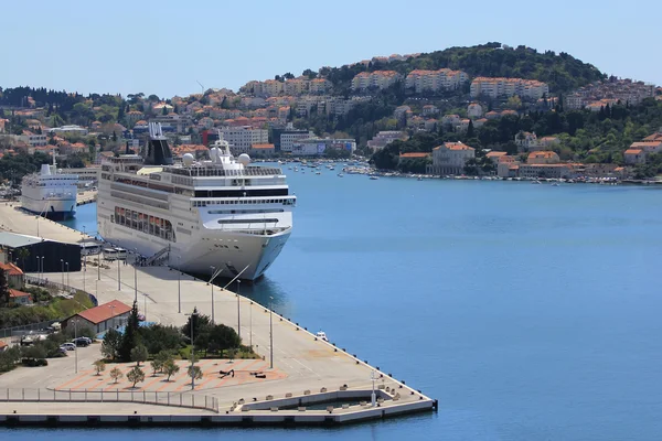 Dock büyük kruvazör