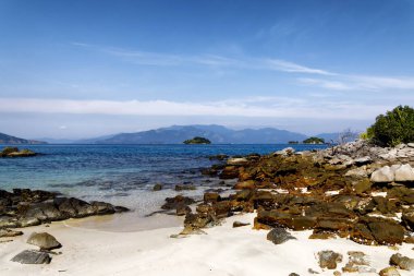 Angra dos Reis, Rio de Janeiro, 2 Kasım 2020, Brezilya - Kataguas adası ve berrak suları