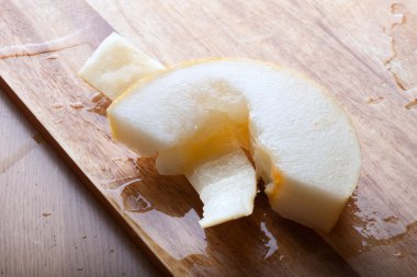 Sulu kavun iki dilim