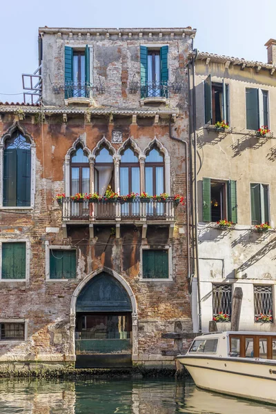 Entrances Water Channels Old Palaces Venice Seen Gondola — Stock Photo, Image