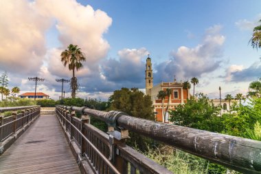 Sabahın erken saatlerinde Jaffa 'daki Aziz Peter Katolik Kilisesi manzarası
