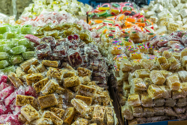 Красочные сладости в продаже в старом городе Иерусалима
