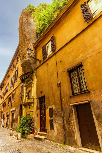 Cobbled Old Lane Rome Old Dilapided Palaces — Stock Photo, Image