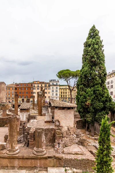 ローマのポンペイのキュリア ジュリアス ケーサー暗殺の場所の眺め — ストック写真