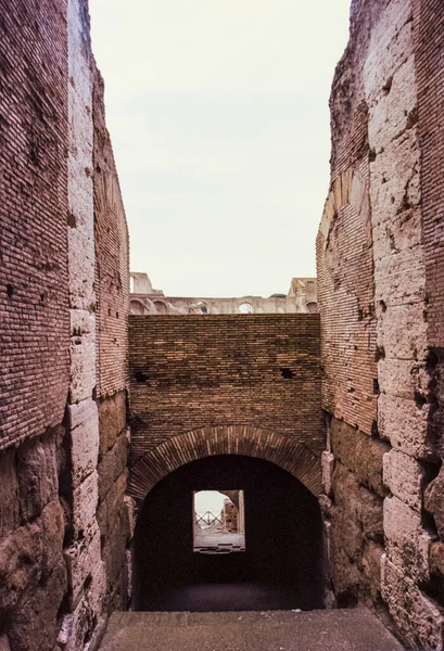 Детали Амфитеатра Колизея Риме Течение Дня Снятые Аналоговой Кинотехникой — стоковое фото