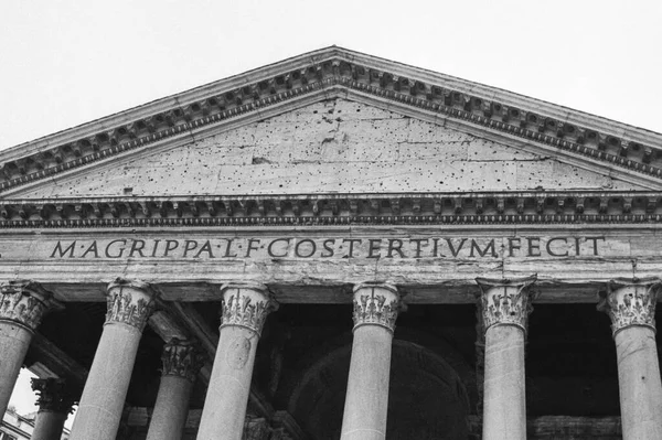 Detalhes Exterior Edifício Pantheon Roma Filmado Com Técnica Filme Analógico — Fotografia de Stock
