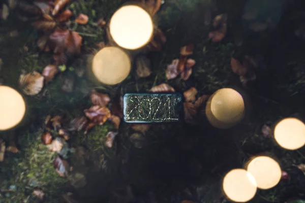 Akıllı telefondan 2021 yazıldı..