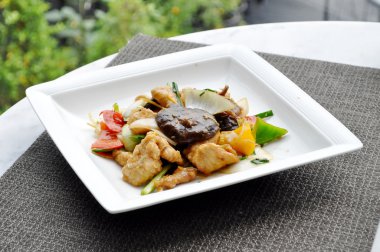 Tay gıda - karıştırılmış sebze ve domuz eti